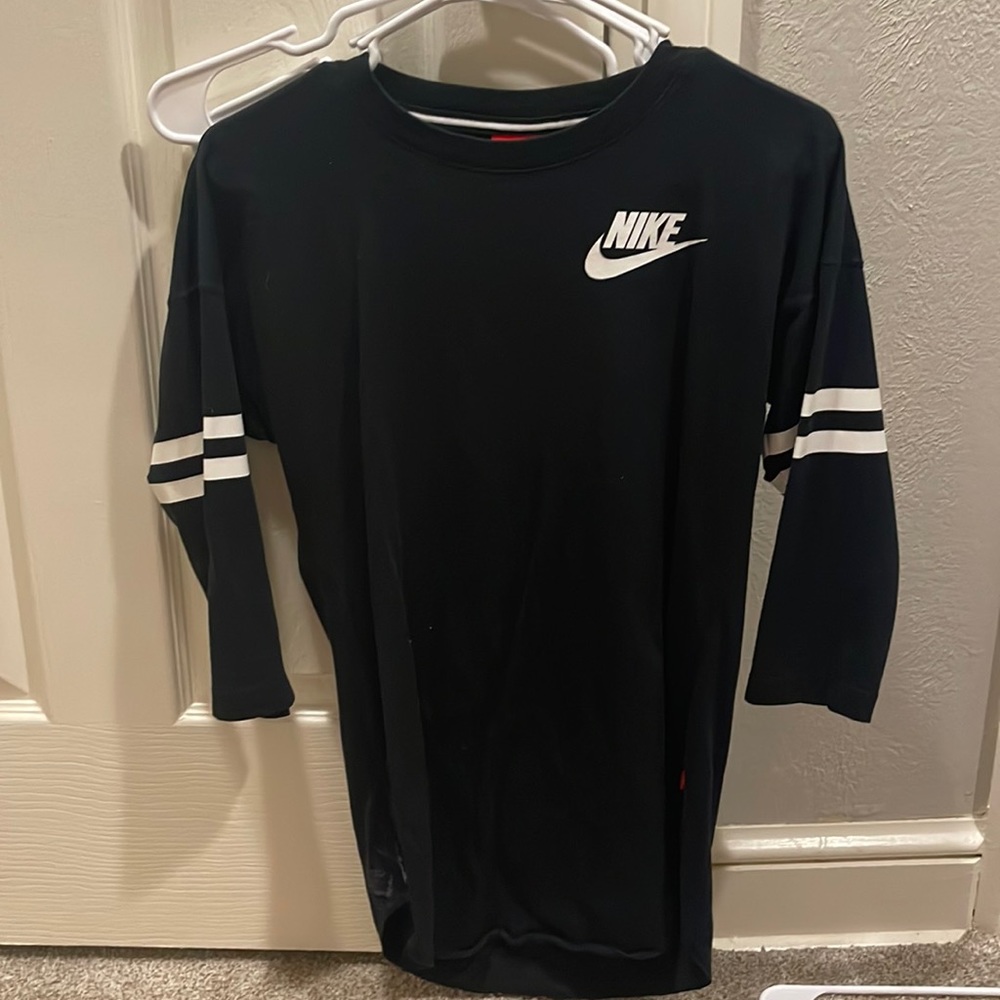 NIKE 3/4 length sleeves